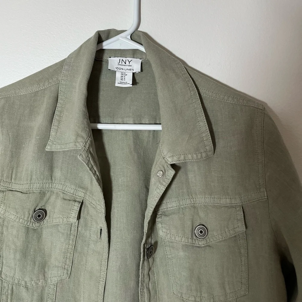 Jones New York Linen Button Down Jacket 
Size Small - Picture 5 of 6